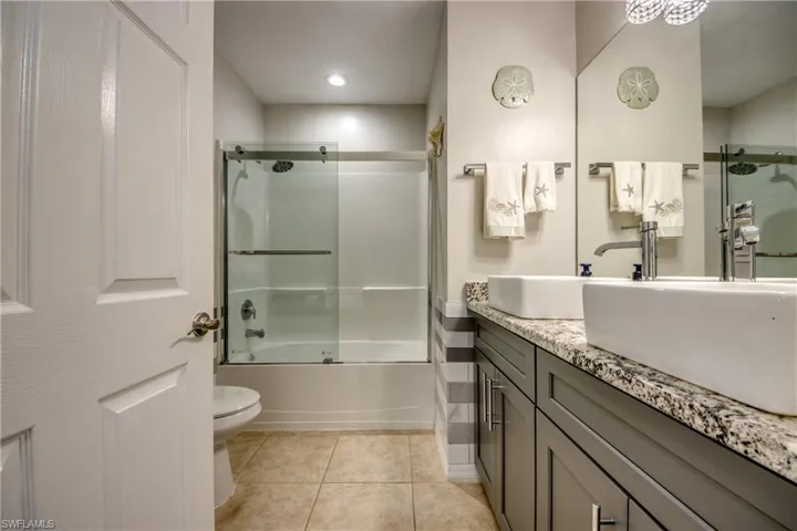 Upgraded Secondary Bath