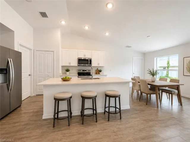 2925 Ne 6th Ave, Cape Coral, Florida 33909