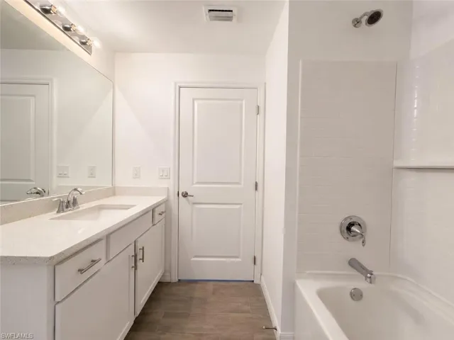 2925 Ne 6th Ave, Cape Coral, Florida 33909