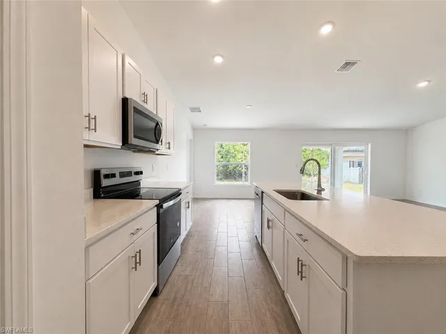 2925 Ne 6th Ave, Cape Coral, Florida 33909