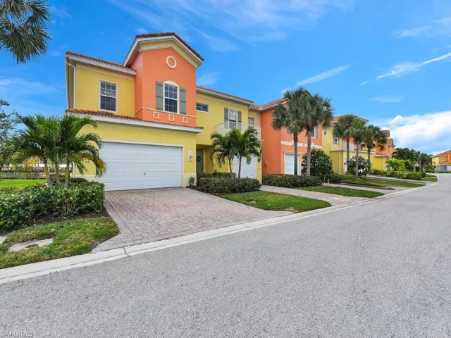 End Unit 2 car garage Townhome