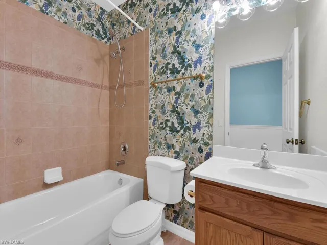Guest Bath - Second Floor