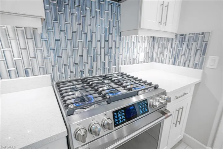 Gas stove