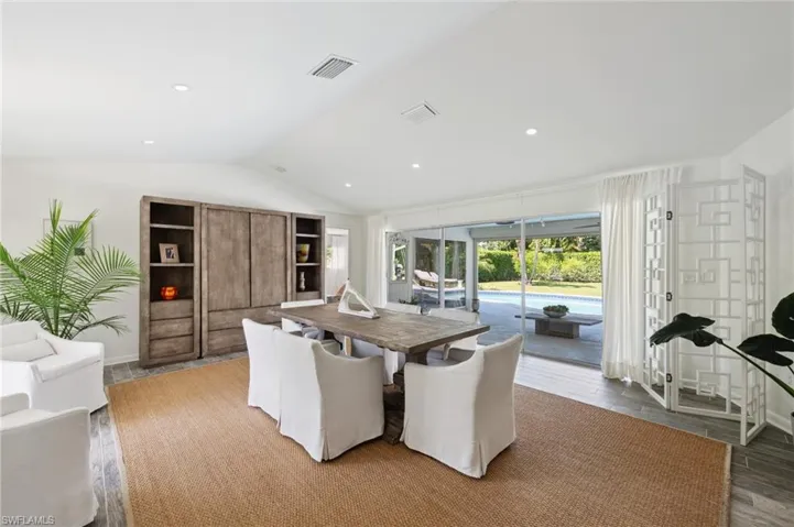 2085  Alamanda  DR, Naples, FL 34102
