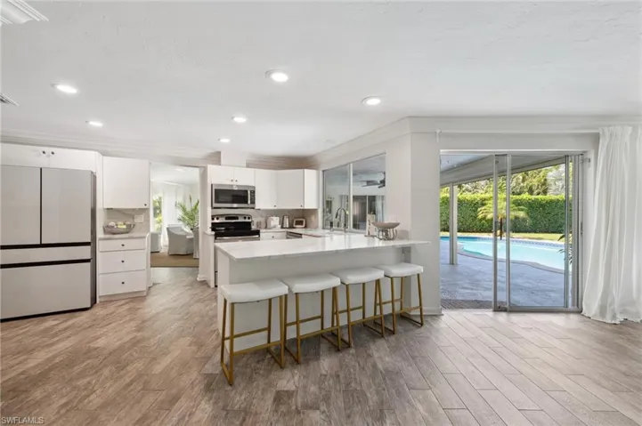 2085  Alamanda  DR, Naples, FL 34102