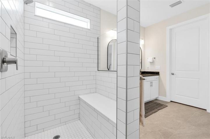 Natural light and brightness in primary bath