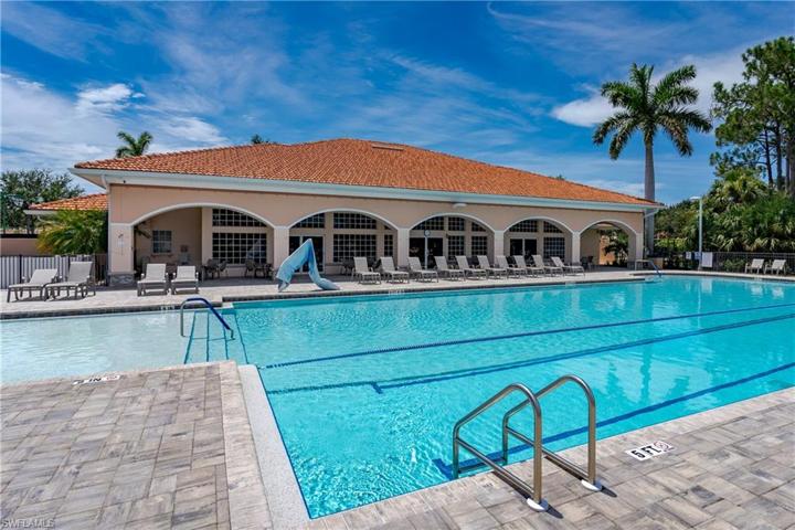 7711  Berkshire Pines  DR, Naples, FL 34104