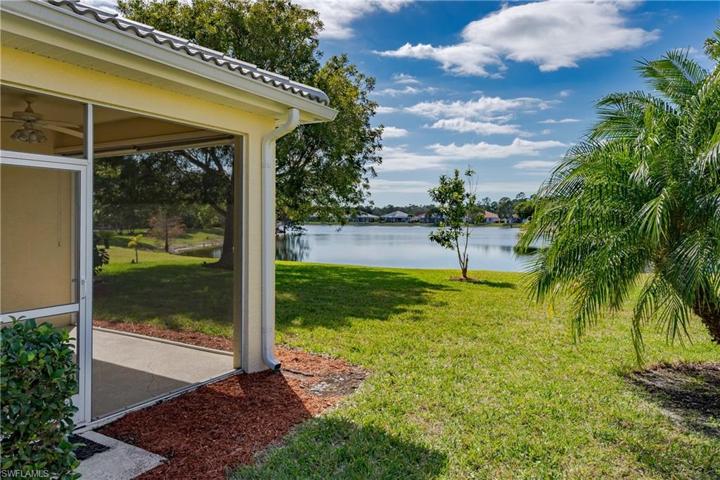 7711  Berkshire Pines  DR, Naples, FL 34104