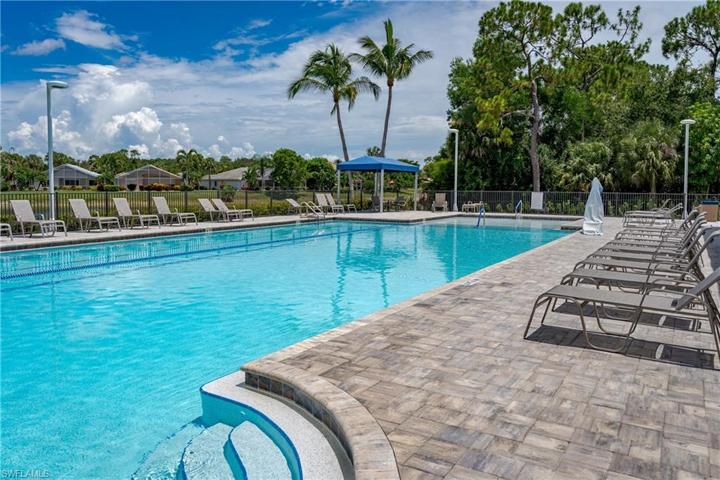 7711  Berkshire Pines  DR, Naples, FL 34104