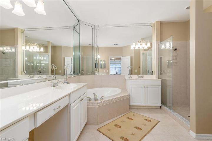 7711  Berkshire Pines  DR, Naples, FL 34104