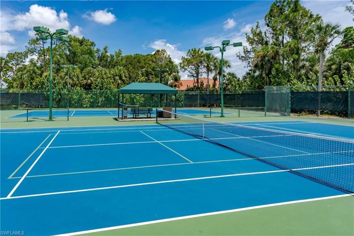 7711  Berkshire Pines  DR, Naples, FL 34104