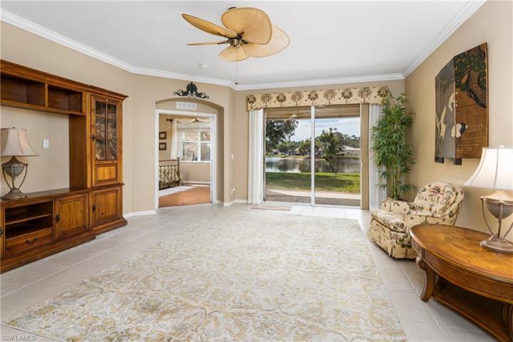 7711  Berkshire Pines  DR, Naples, FL 34104