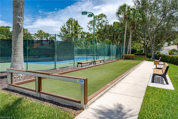 7711  Berkshire Pines  DR, Naples, FL 34104