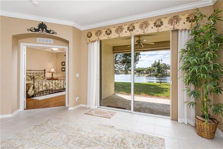 7711  Berkshire Pines  DR, Naples, FL 34104