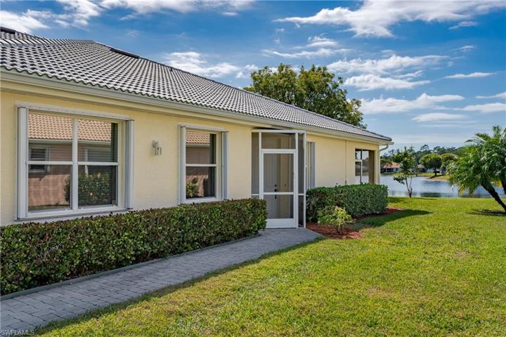7711  Berkshire Pines  DR, Naples, FL 34104