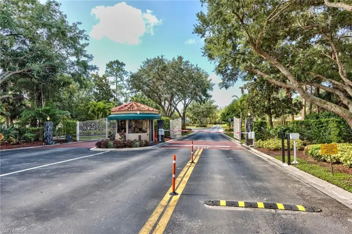 1941 Cascades Dr 5704, Naples, Florida 34112