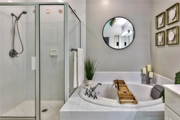 1941 Cascades Dr 5704, Naples, Florida 34112