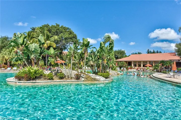1941 Cascades Dr 5704, Naples, Florida 34112