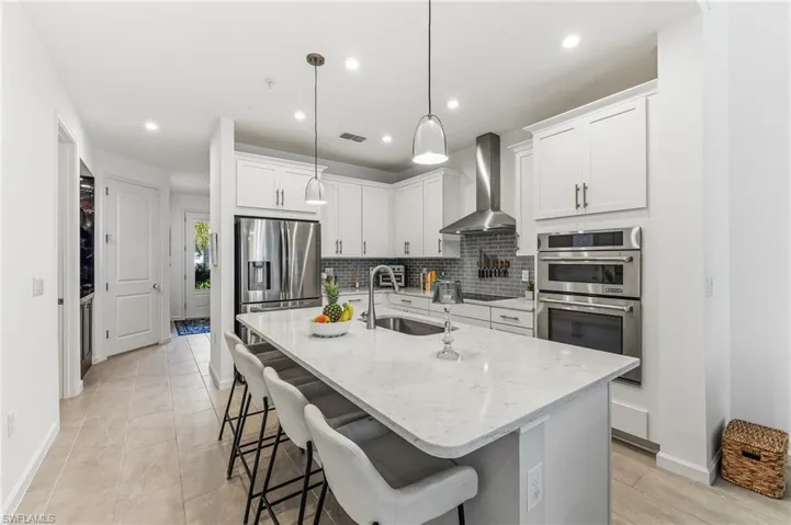 4704 Arboretum Cir 102, Naples, Florida 34112