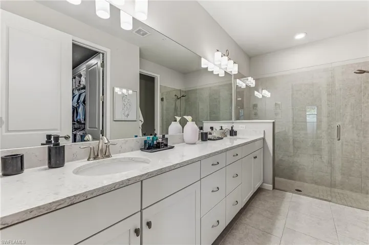 4704 Arboretum Cir 102, Naples, Florida 34112