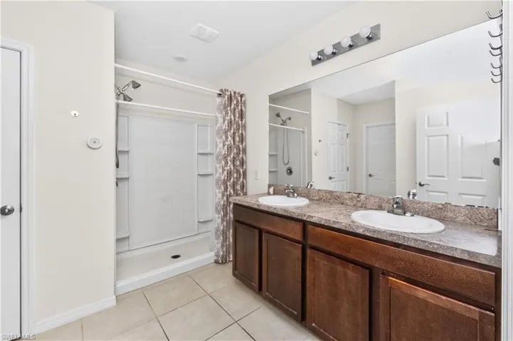 2729 Foralesca Ct, Cape Coral, Florida 33909