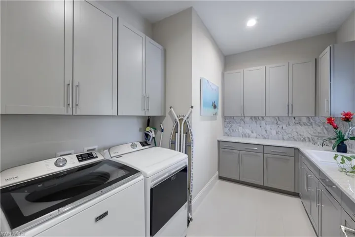 8931  Nevis  WAY, Naples, FL 34112