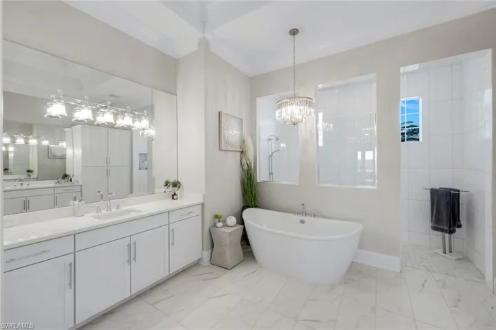 8931  Nevis  WAY, Naples, FL 34112