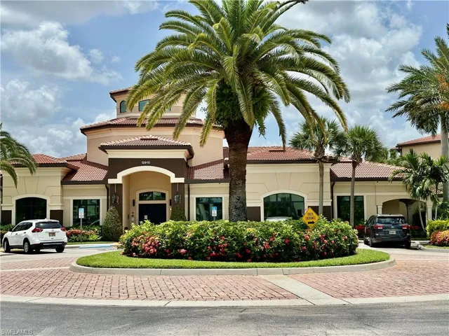 12935 Violino Ln 104, Naples, Florida 34105