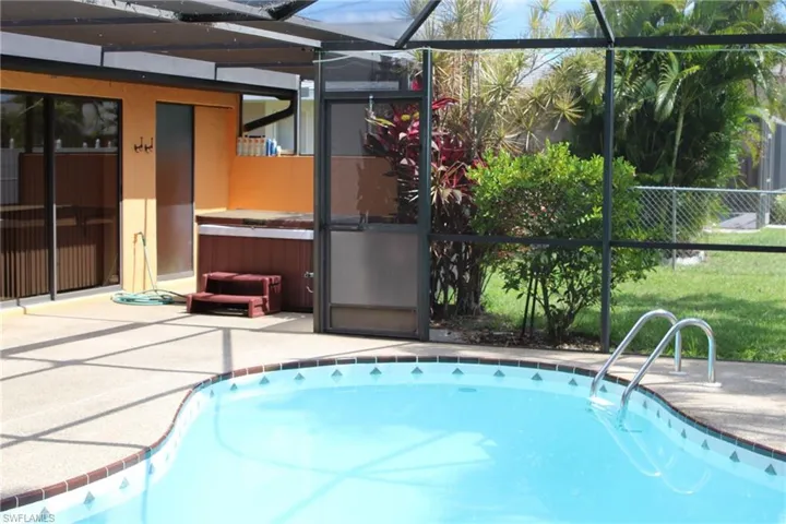 3402 Se 11th Ave, Cape Coral, Florida 33904