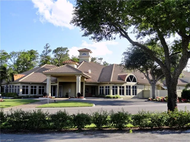 Club House with Dining Clubhouse, Dining Room, Grill Room, Patio Bar and Pro Shop