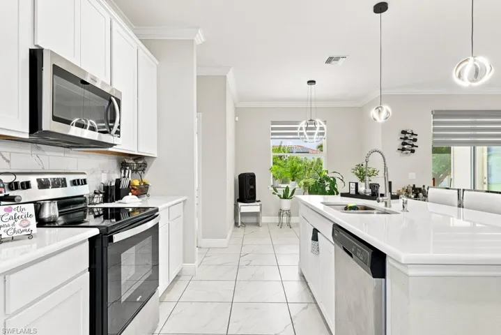 1029 Nw 34th Ave, Cape Coral, Florida 33993