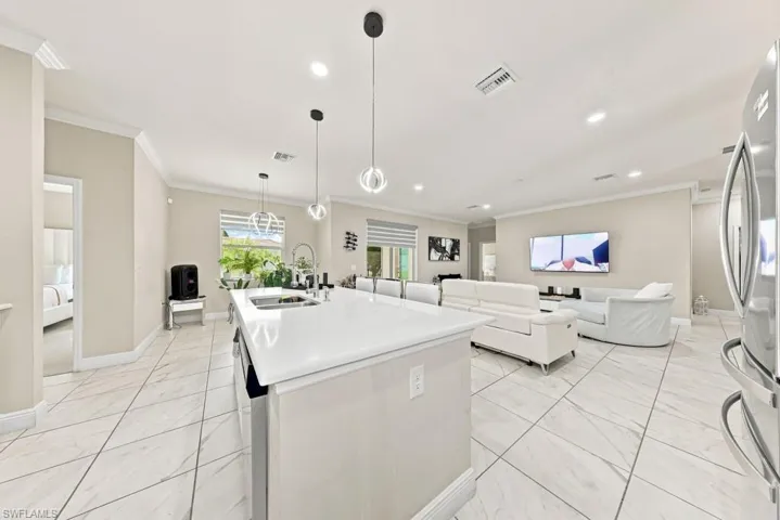 1029 Nw 34th Ave, Cape Coral, Florida 33993