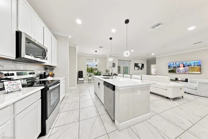 1029 Nw 34th Ave, Cape Coral, Florida 33993