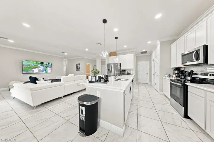 1029 Nw 34th Ave, Cape Coral, Florida 33993