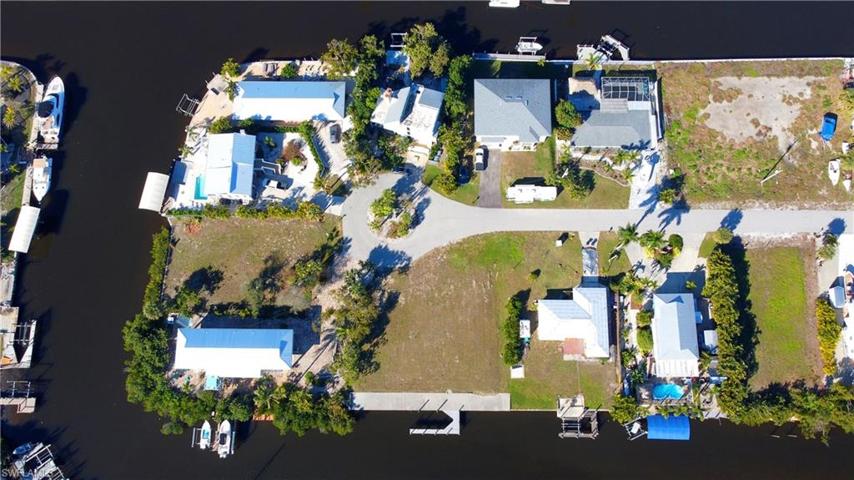 3210 Stabile RD, ST. JAMES CITY FL 33956