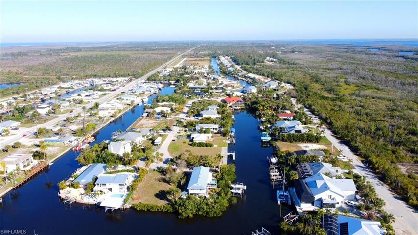 3210 Stabile RD, ST. JAMES CITY FL 33956