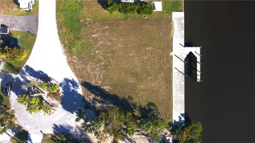 3210 Stabile RD, ST. JAMES CITY FL 33956