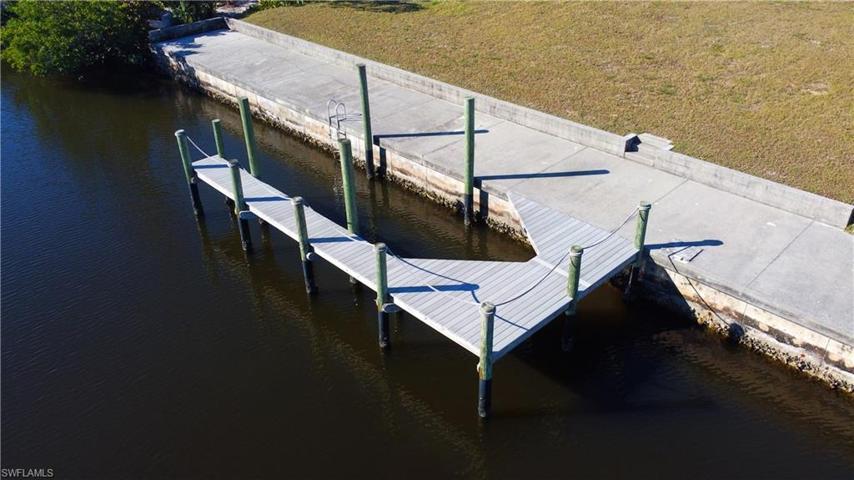 3210 Stabile RD, ST. JAMES CITY FL 33956