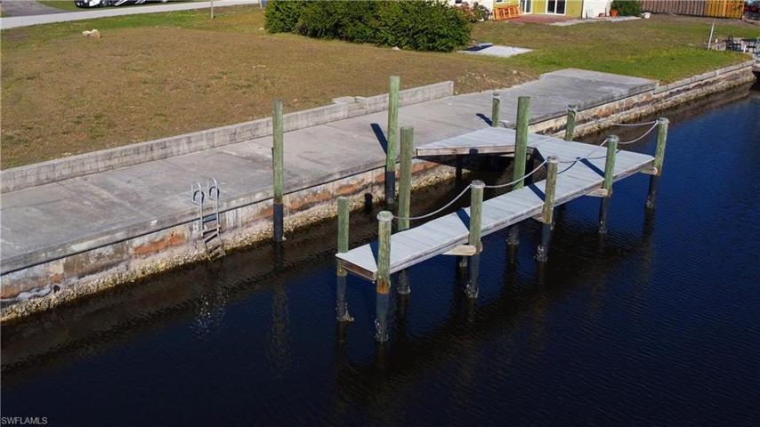 3210 Stabile RD, ST. JAMES CITY FL 33956
