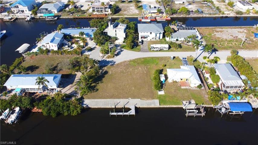 3210 Stabile RD, ST. JAMES CITY FL 33956