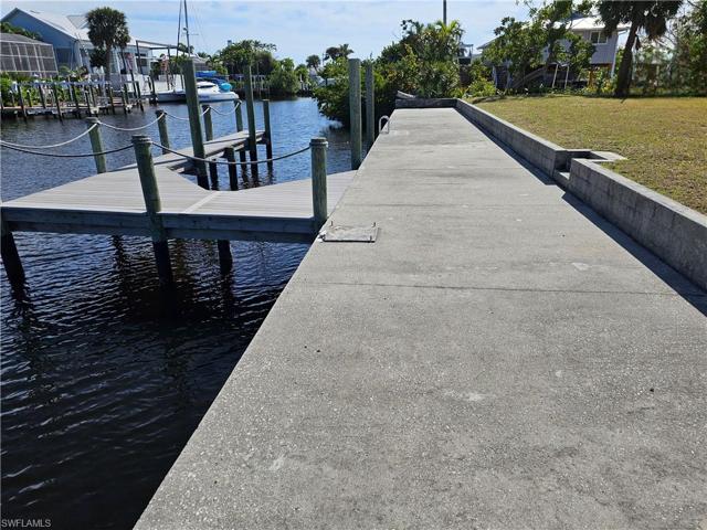 3210 Stabile RD, ST. JAMES CITY FL 33956