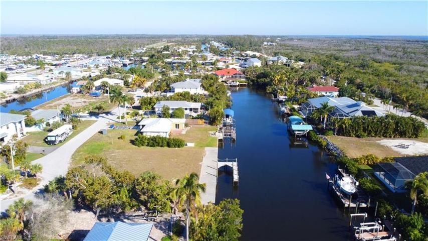 3210 Stabile RD, ST. JAMES CITY FL 33956