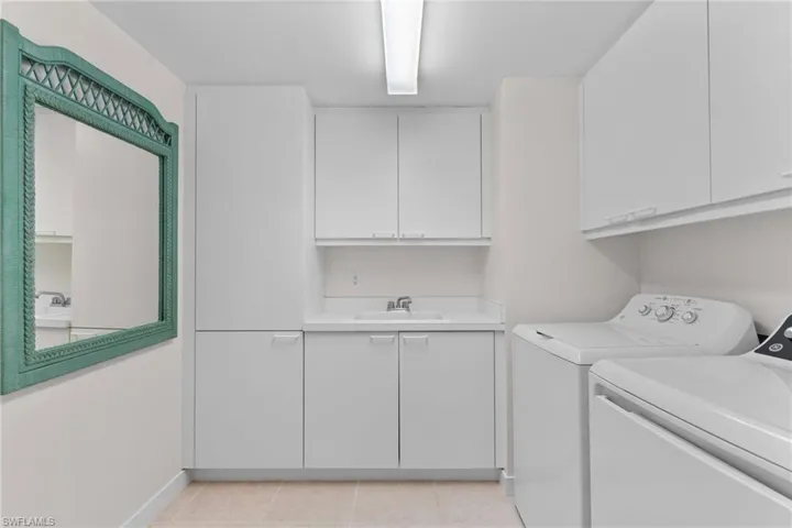 3971 Gulf Shore Blvd N 1004, Naples, Florida 34103