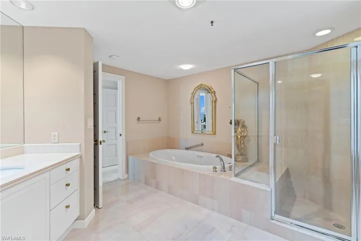 3971 Gulf Shore Blvd N 1004, Naples, Florida 34103