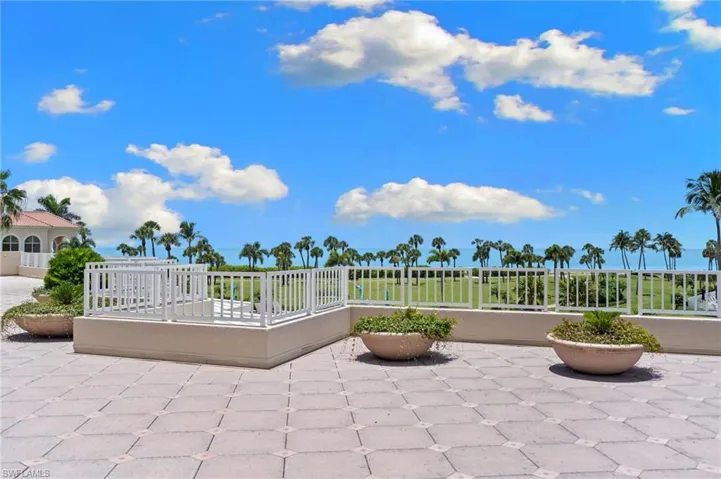 3971 Gulf Shore Blvd N 1004, Naples, Florida 34103