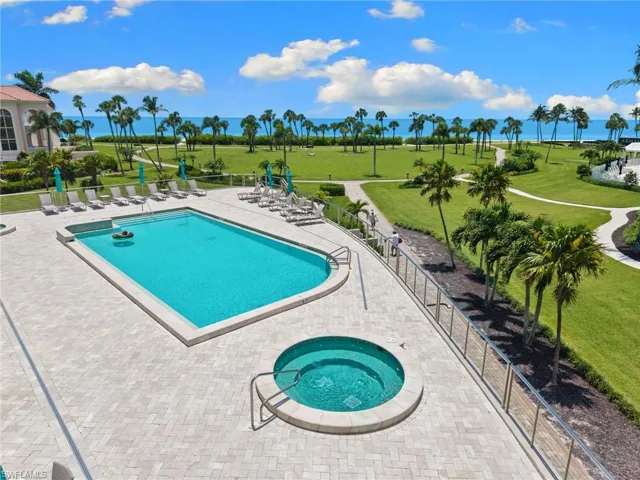 3971 Gulf Shore Blvd N 1004, Naples, Florida 34103