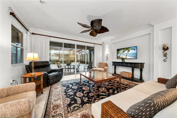 6628  Marbella  DR, Naples, FL 34105
