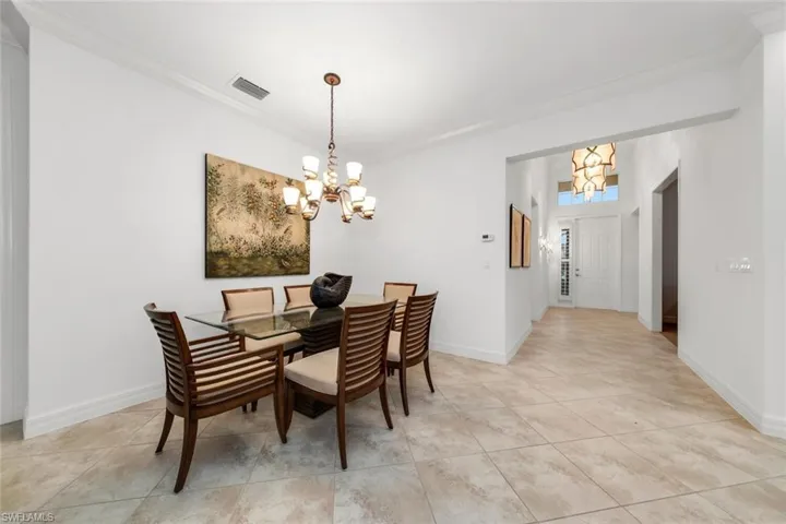 6628  Marbella  DR, Naples, FL 34105