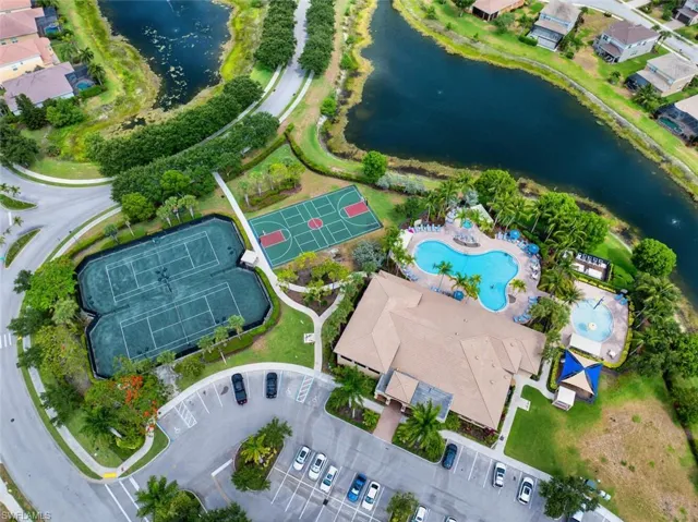 6628  Marbella  DR, Naples, FL 34105
