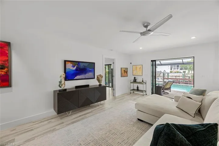 Great room with direct lanai access